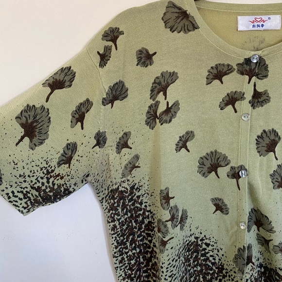 Green Patterned Top - Picture 2 of 3